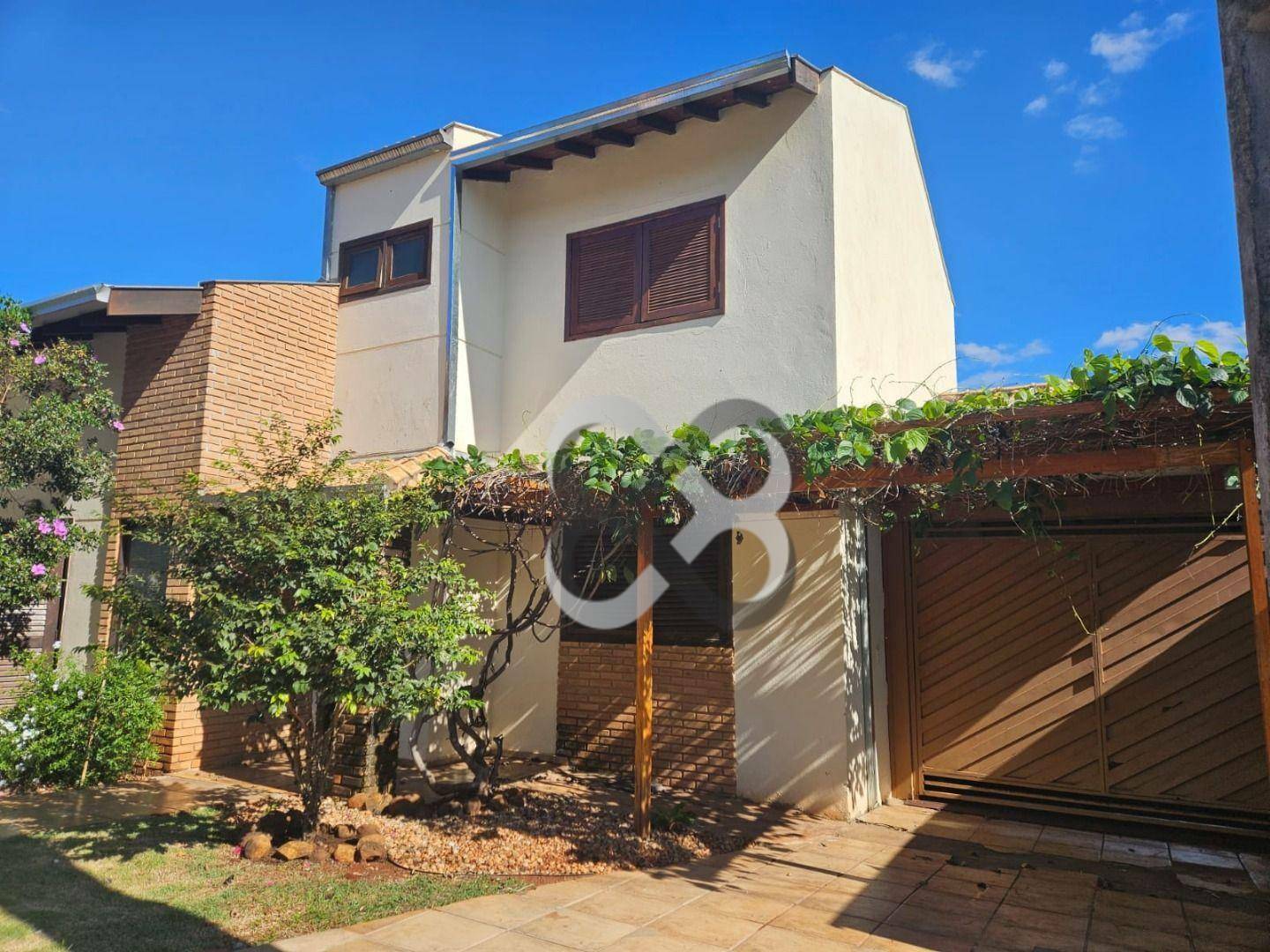 Casa de Condomínio à venda e aluguel com 4 quartos, 220m² - Foto 1