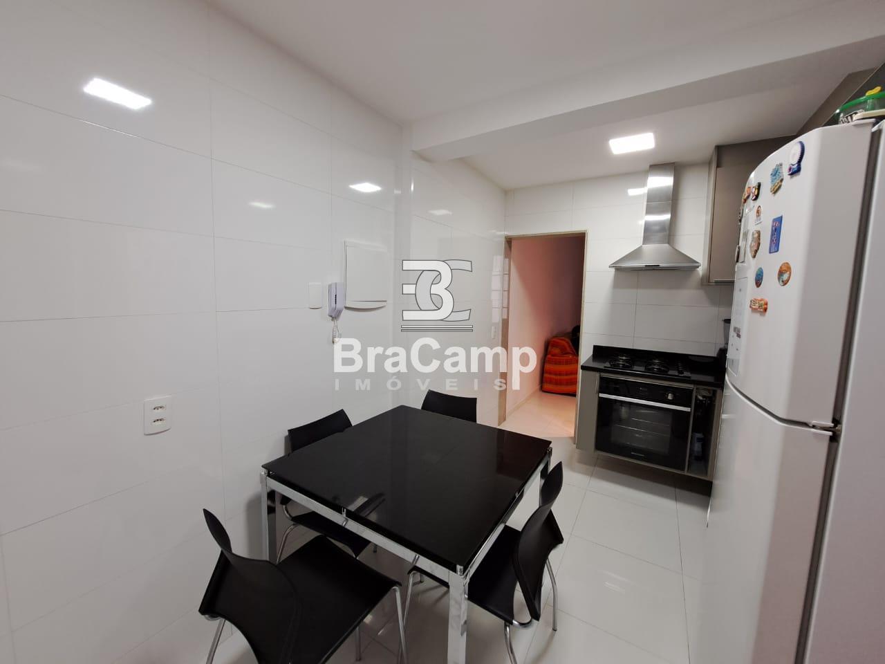 Casa à venda com 2 quartos, 65m² - Foto 4