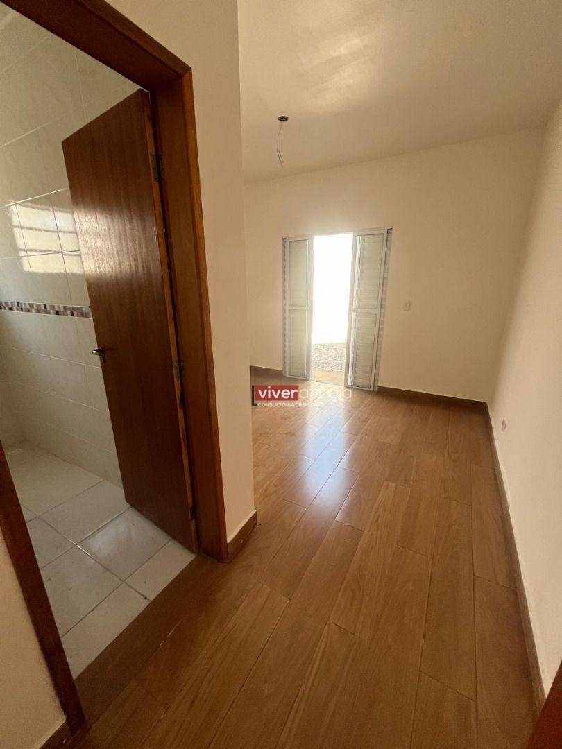 Casa à venda com 2 quartos, 65m² - Foto 4