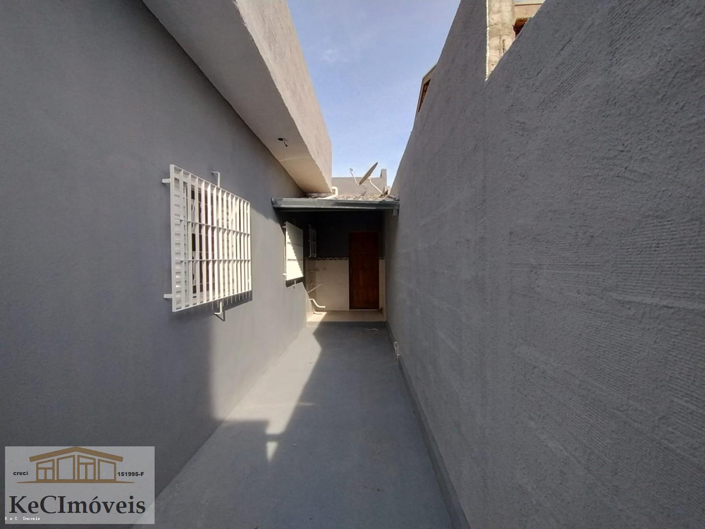 Casa à venda com 2 quartos, 67m² - Foto 14