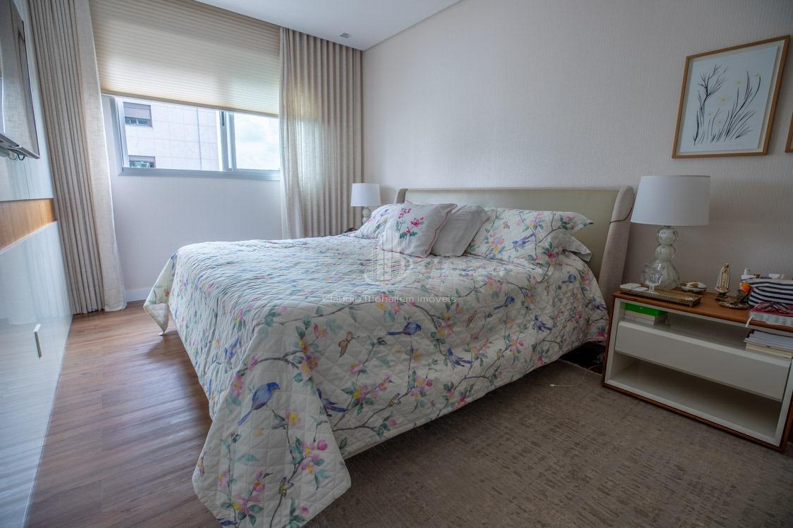 Apartamento à venda com 4 quartos, 217m² - Foto 16