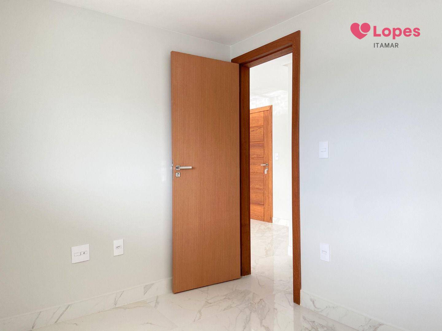 Apartamento à venda com 2 quartos, 65m² - Foto 14