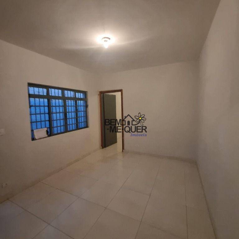 Casa à venda com 2 quartos, 65m² - Foto 2