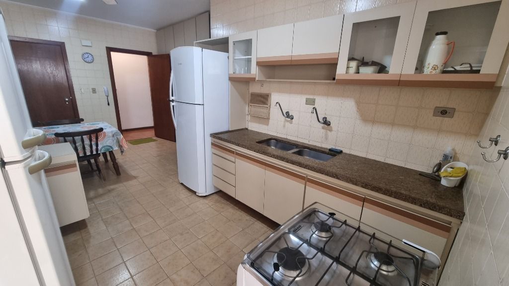 Apartamento à venda com 3 quartos, 140m² - Foto 18