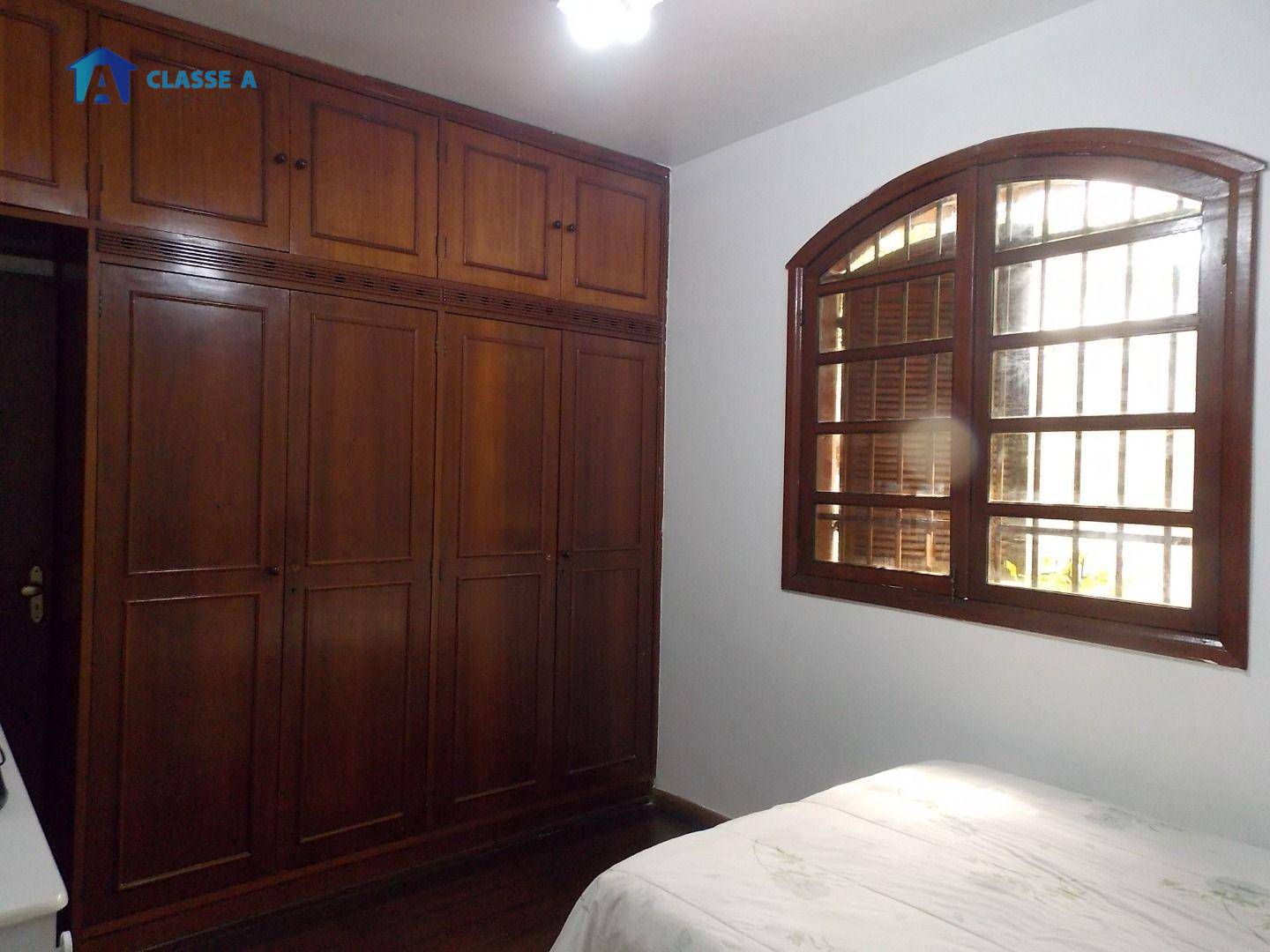 Casa à venda com 4 quartos, 300m² - Foto 19