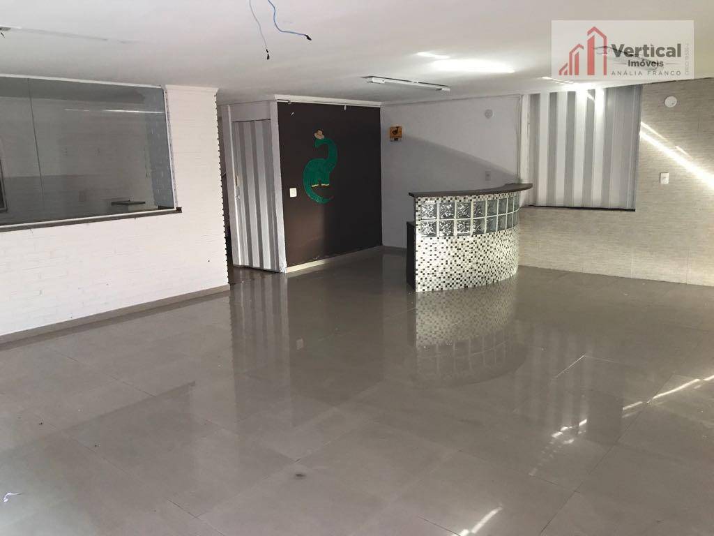 Sobrado para alugar com 4 quartos, 315m² - Foto 12