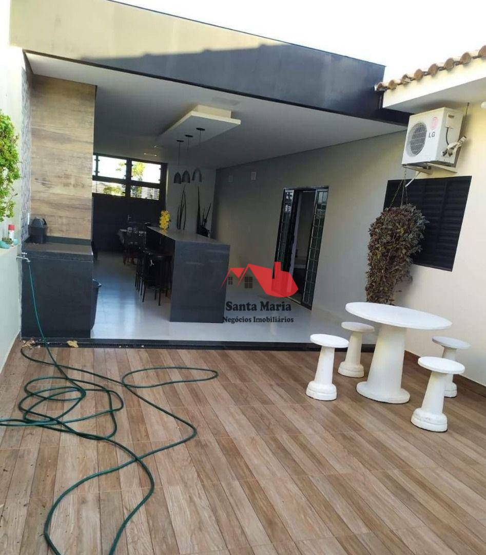 Casa à venda com 3 quartos, 206m² - Foto 2