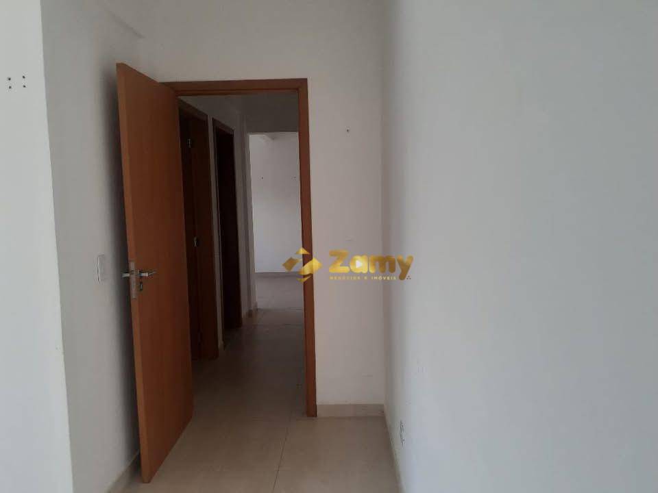 Apartamento à venda com 2 quartos, 62m² - Foto 2