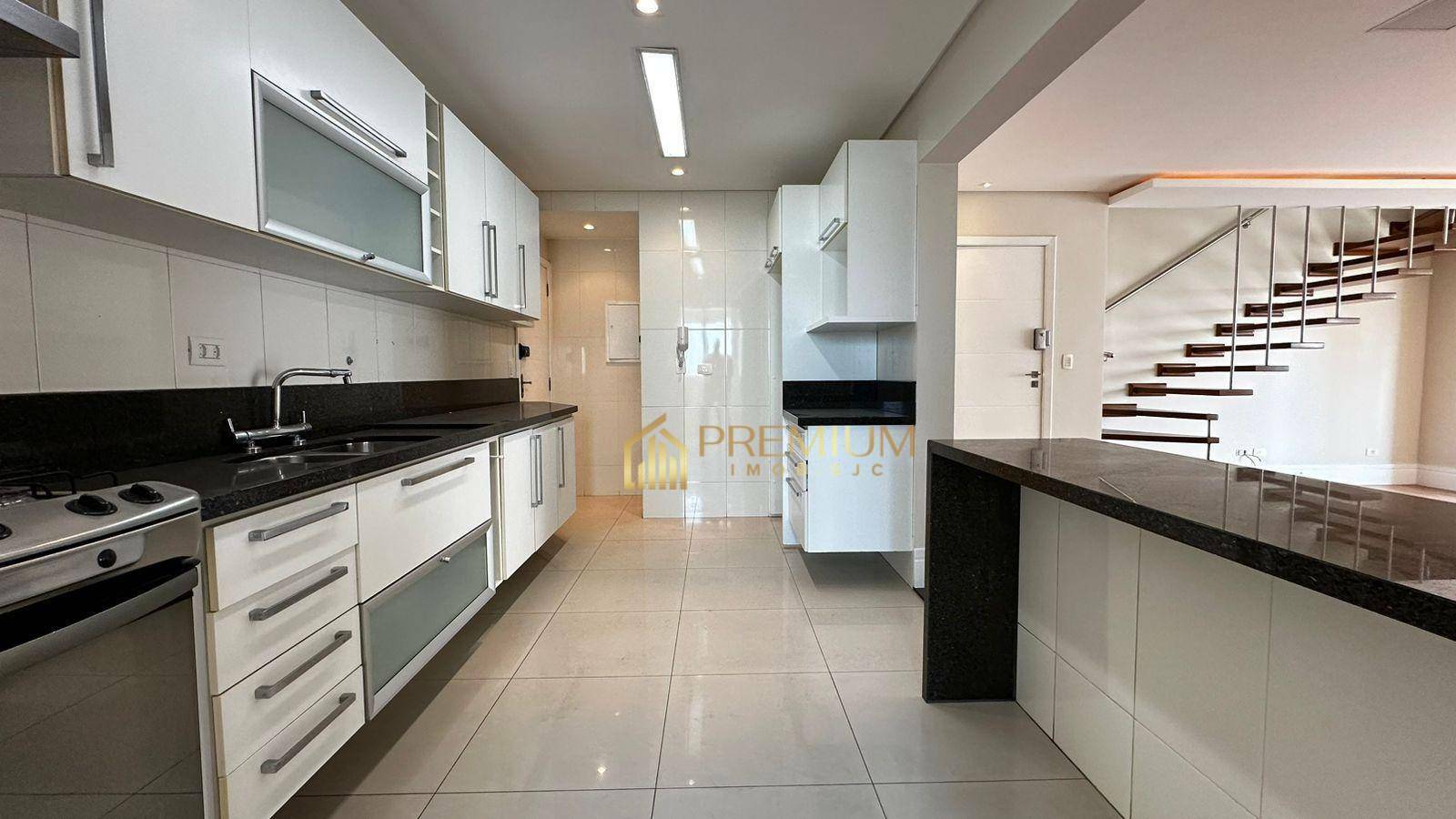 Apartamento à venda com 5 quartos, 260m² - Foto 2