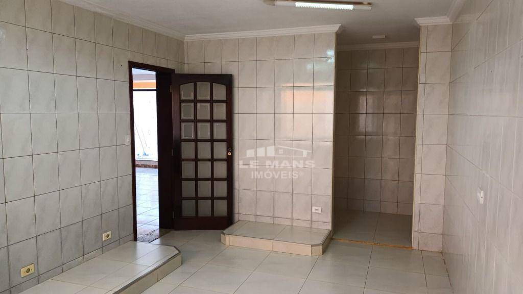 Casa à venda com 3 quartos, 236m² - Foto 18