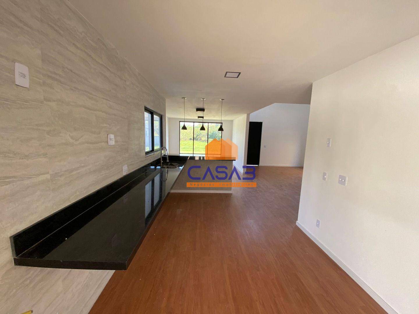 Casa à venda com 4 quartos, 208m² - Foto 8