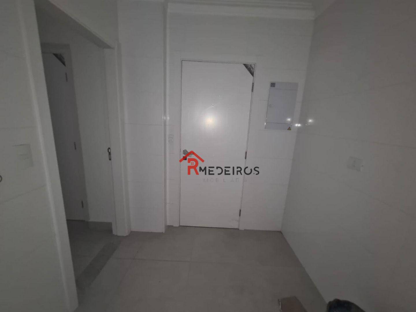 Apartamento à venda com 3 quartos, 96m² - Foto 1