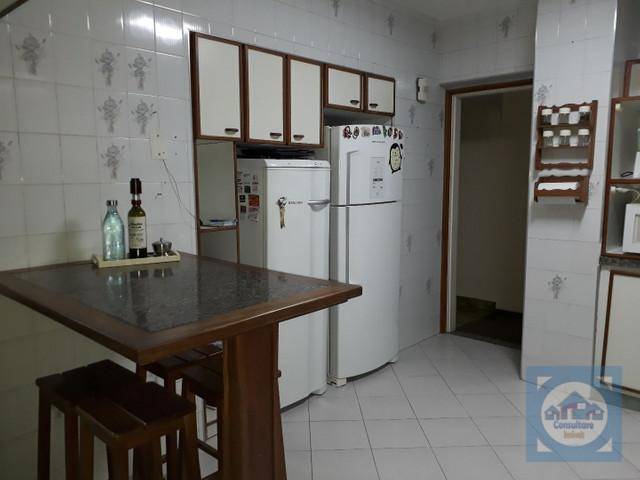 Apartamento à venda com 3 quartos, 200m² - Foto 12