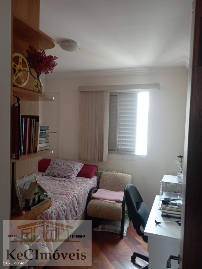 Apartamento à venda com 2 quartos, 72m² - Foto 11