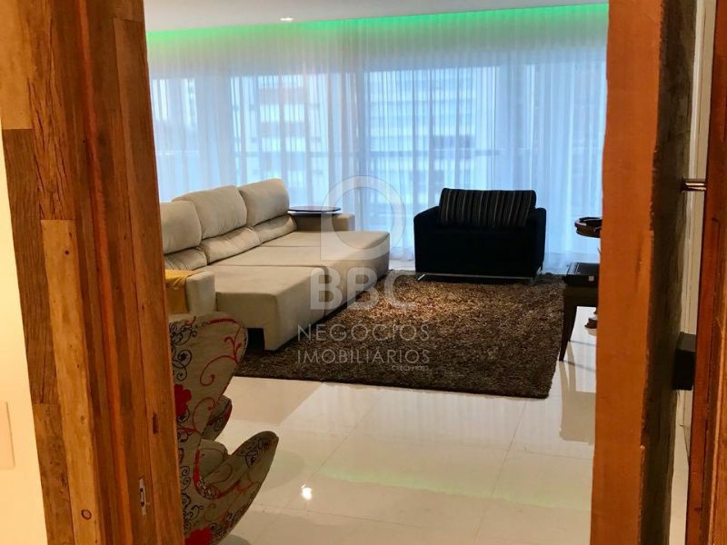 Apartamento à venda com 3 quartos, 234m² - Foto 6