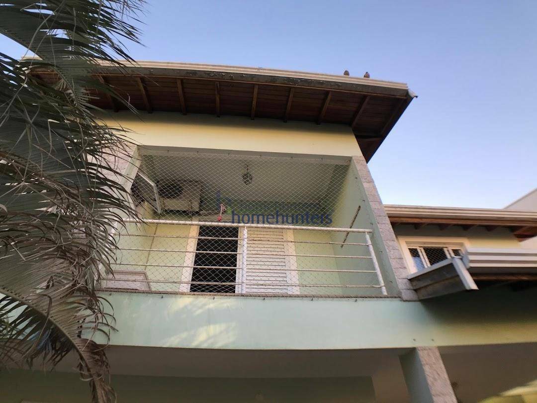 Casa de Condomínio à venda com 4 quartos, 200m² - Foto 1