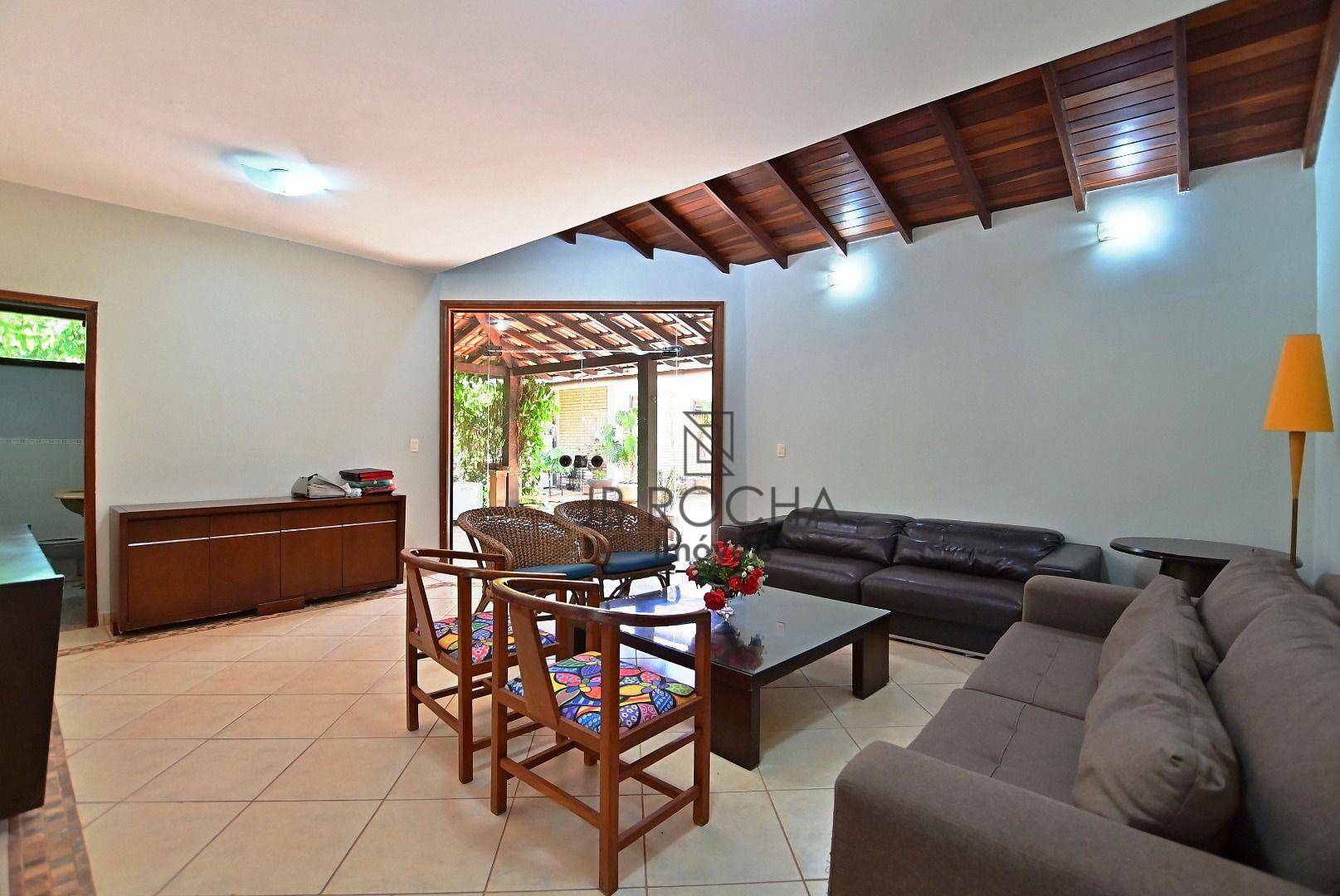 Casa de Condomínio para alugar com 4 quartos, 350m² - Foto 13