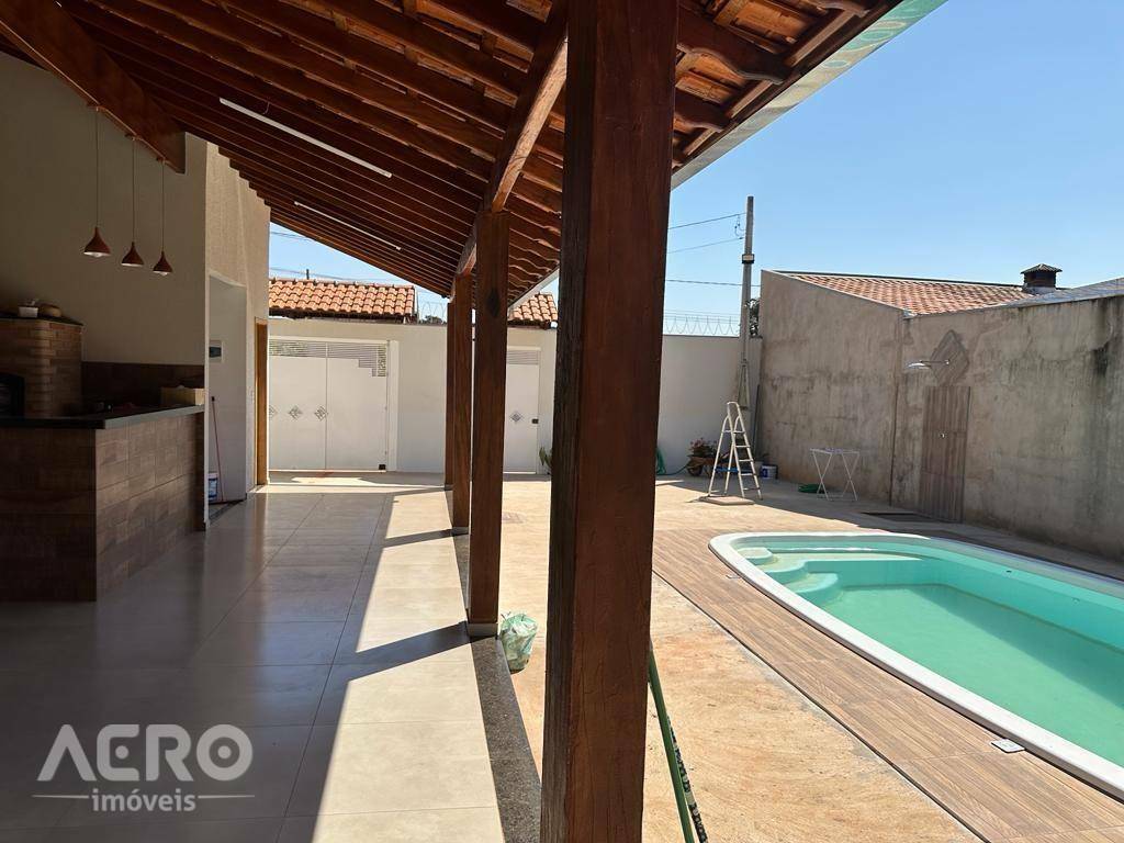 Casa à venda com 2 quartos, 180m² - Foto 9