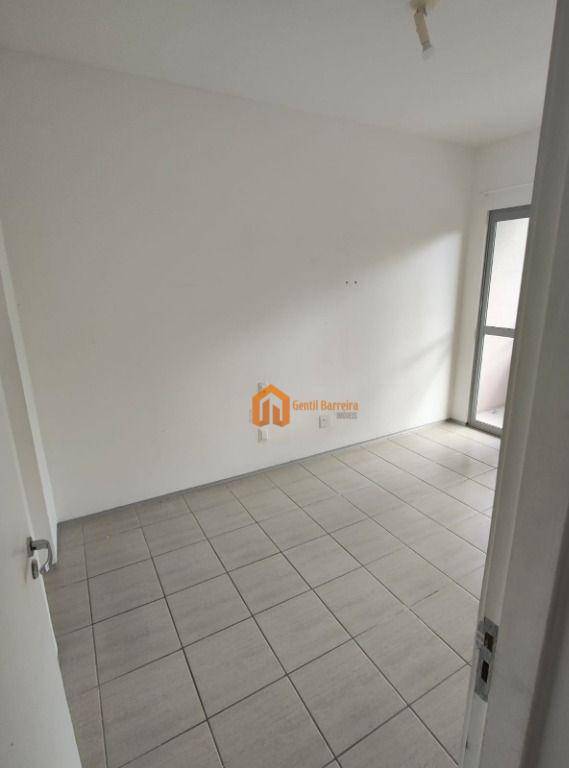 Apartamento à venda com 2 quartos, 62m² - Foto 14