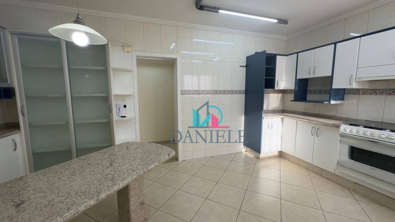 Apartamento à venda com 3 quartos, 168m² - Foto 4