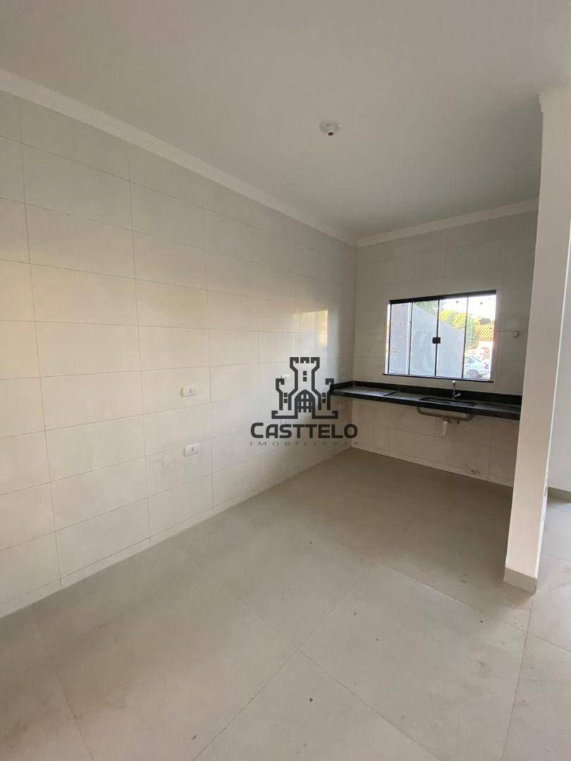 Casa à venda com 3 quartos, 81m² - Foto 3