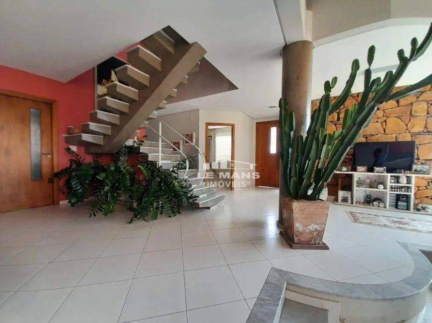 Casa, 3 quartos, 243 m² - Foto 4