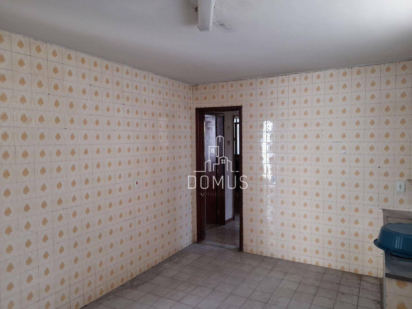 Casa à venda com 2 quartos, 200m² - Foto 4