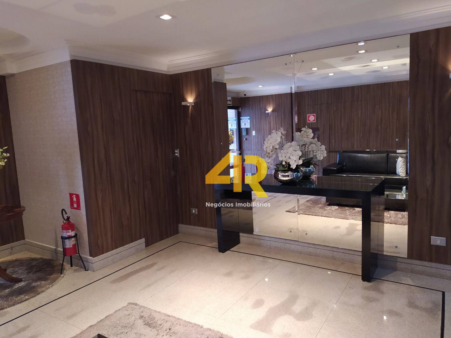 Apartamento à venda com 3 quartos, 184m² - Foto 6