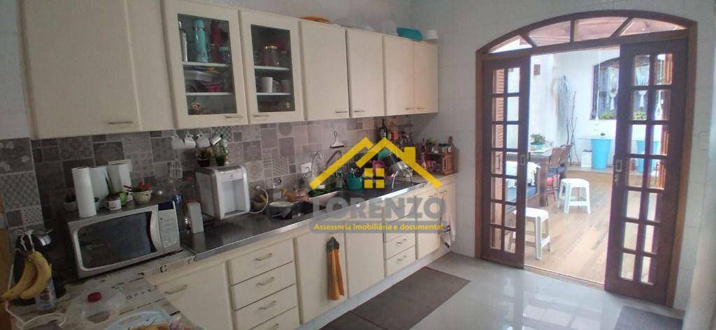 Casa à venda com 3 quartos, 150m² - Foto 9