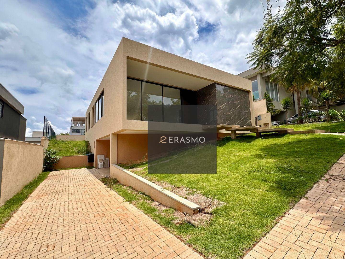 Casa de Condomínio à venda com 4 quartos, 298m² - Foto 3