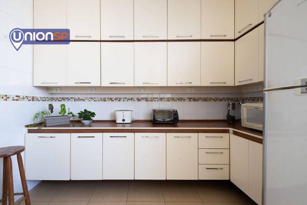 Apartamento à venda com 3 quartos, 180m² - Foto 18