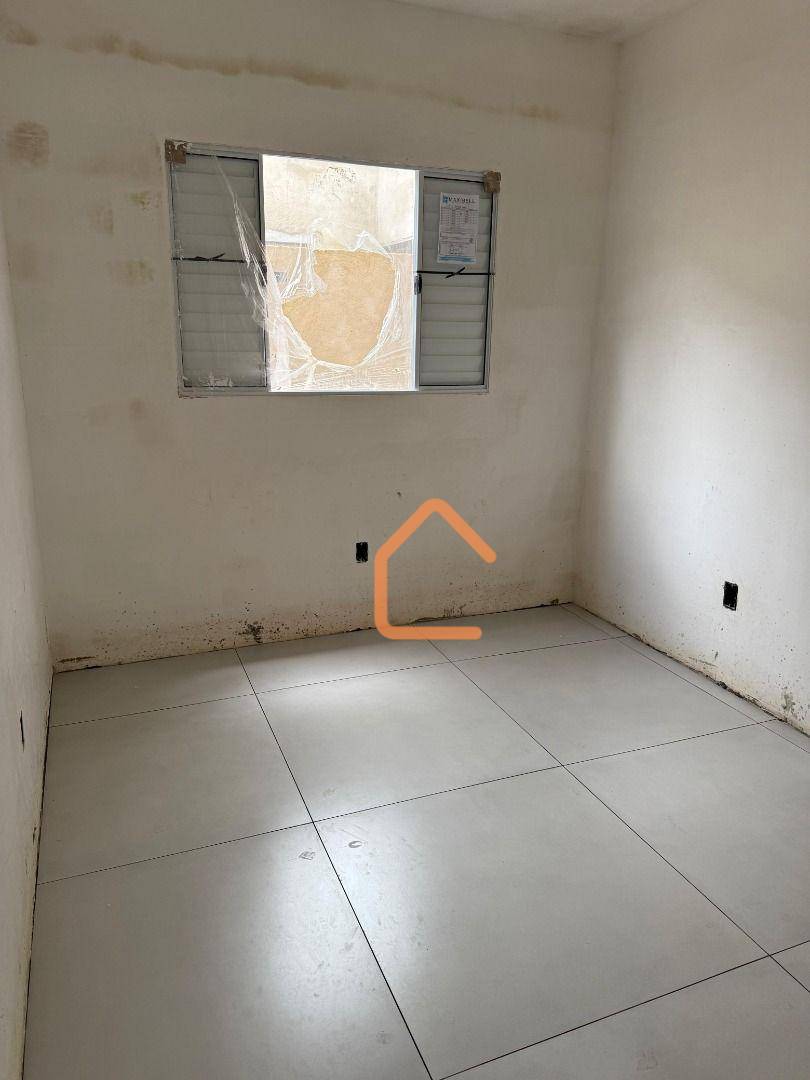 Casa à venda com 3 quartos, 100m² - Foto 14