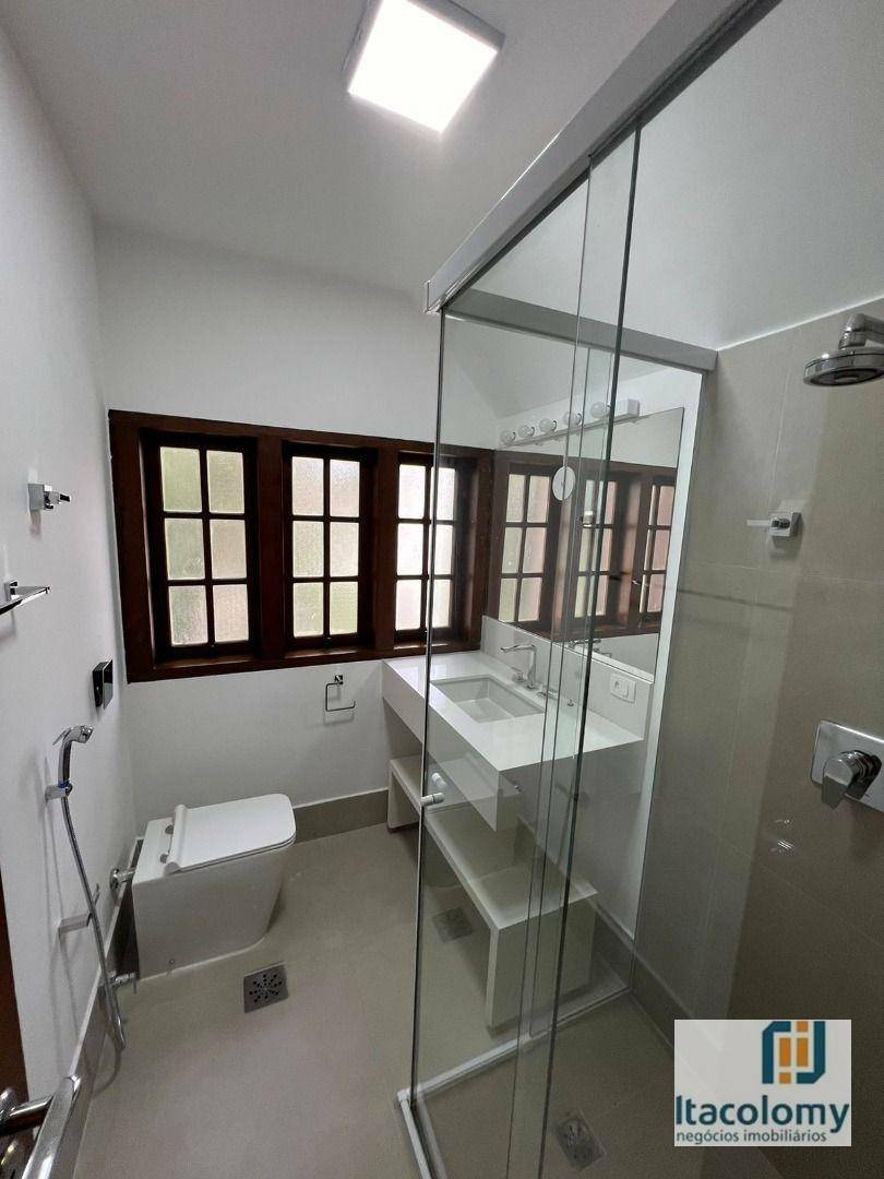 Casa de Condomínio para alugar com 4 quartos, 450m² - Foto 16