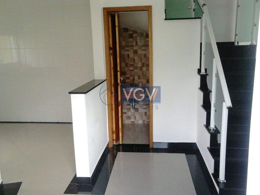 Sobrado à venda com 3 quartos, 140m² - Foto 2