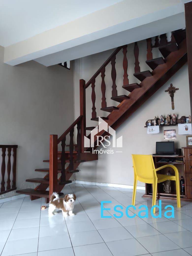 Casa à venda com 6 quartos, 210m² - Foto 21