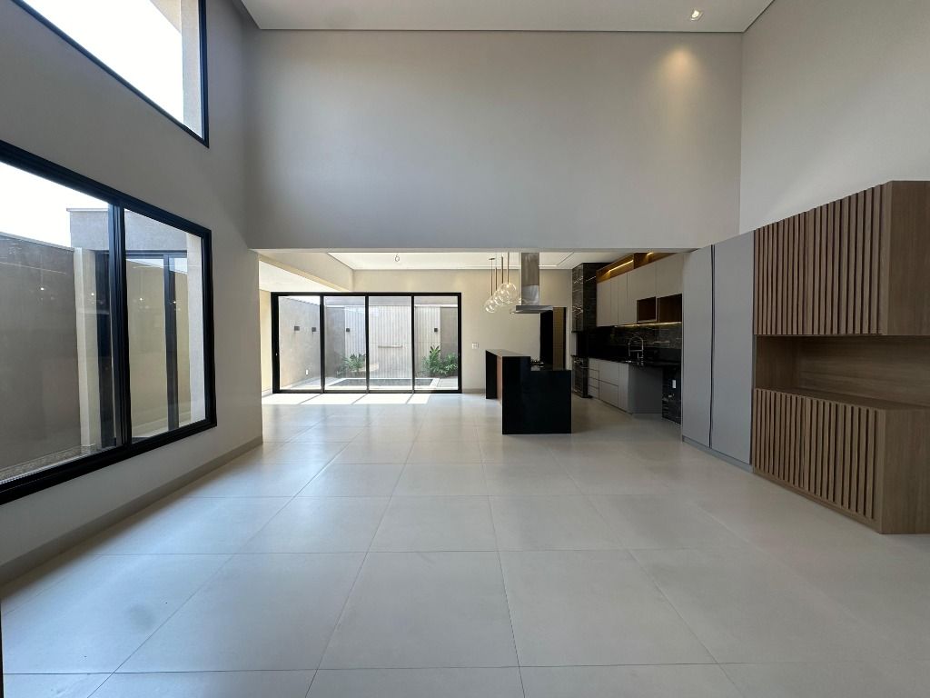 Casa de Condomínio à venda com 4 quartos, 249m² - Foto 3