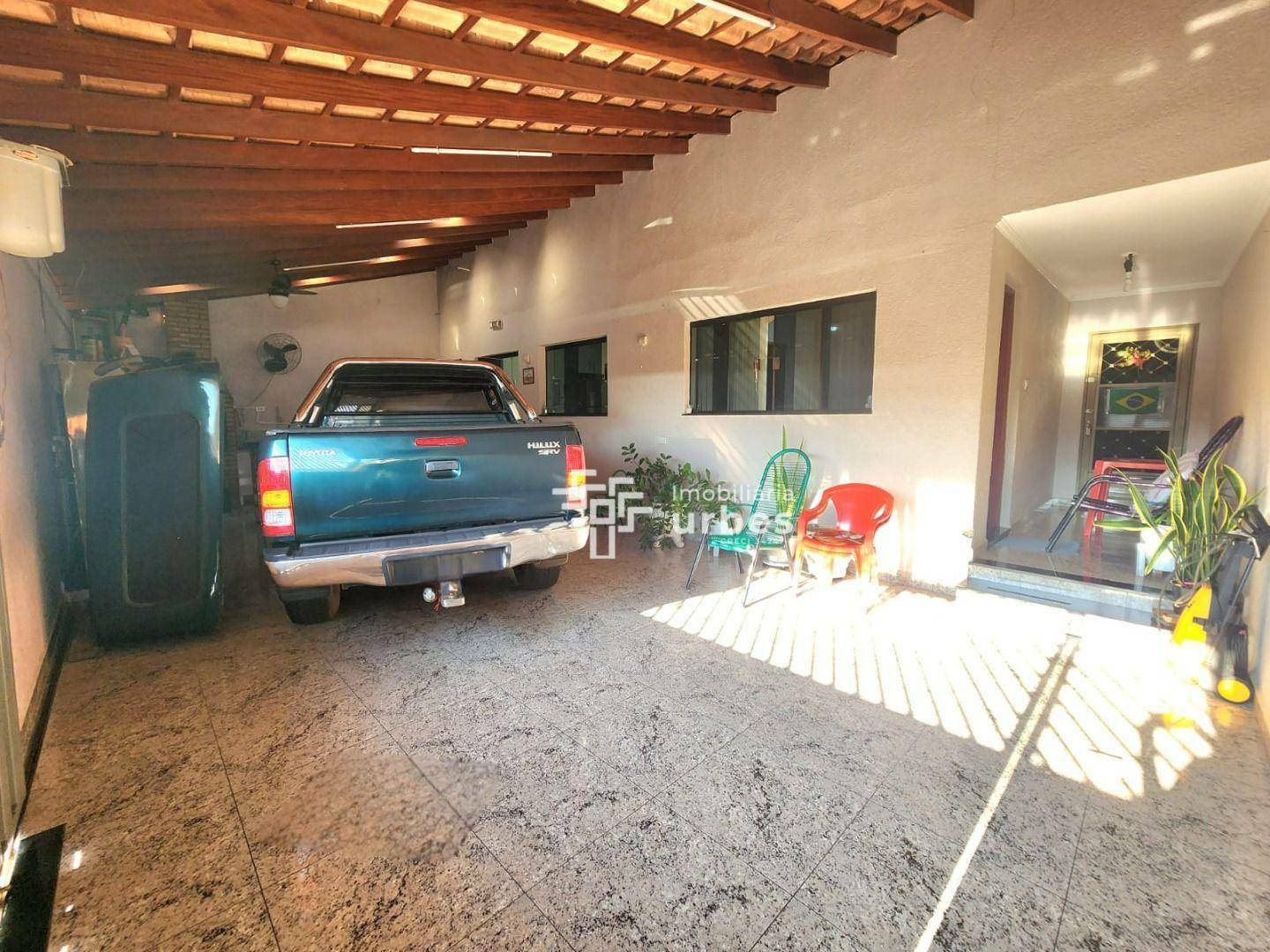 Casa à venda com 2 quartos, 90m² - Foto 1