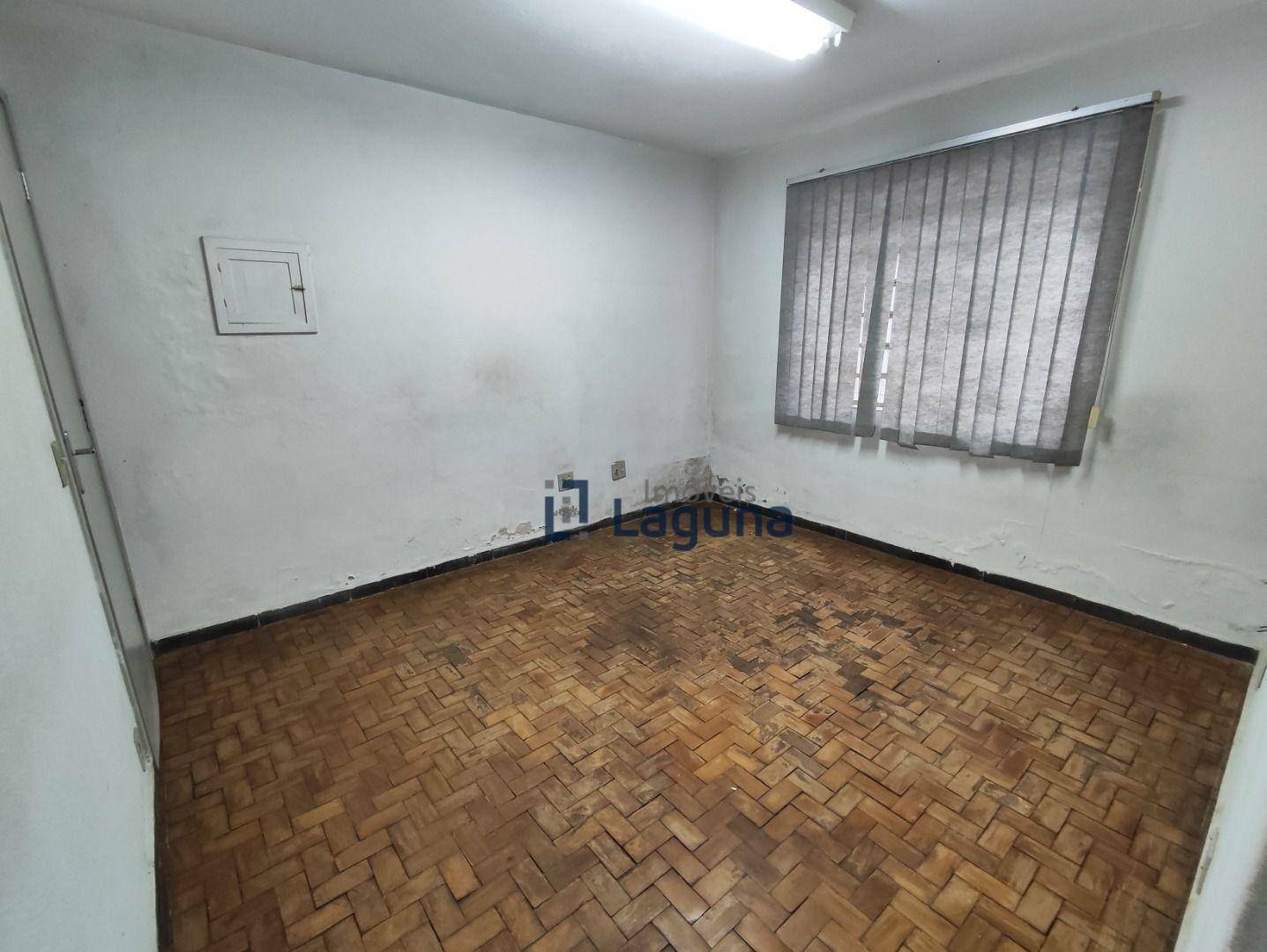 Casa para alugar com 3 quartos, 285m² - Foto 66