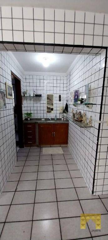 Casa à venda e aluguel com 4 quartos, 221m² - Foto 32