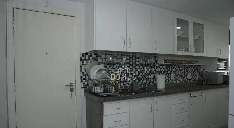 Apartamento à venda com 4 quartos, 239m² - Foto 12