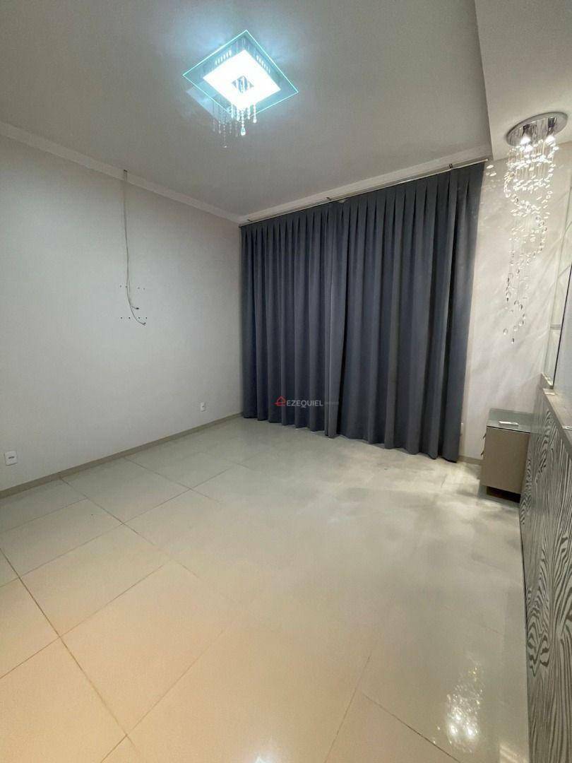 Casa para alugar com 2 quartos, 220m² - Foto 15