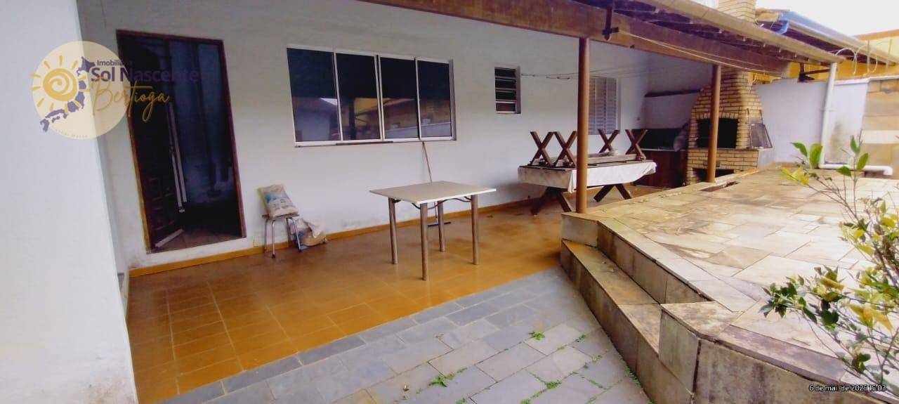 Casa para alugar com 3 quartos, 240m² - Foto 9