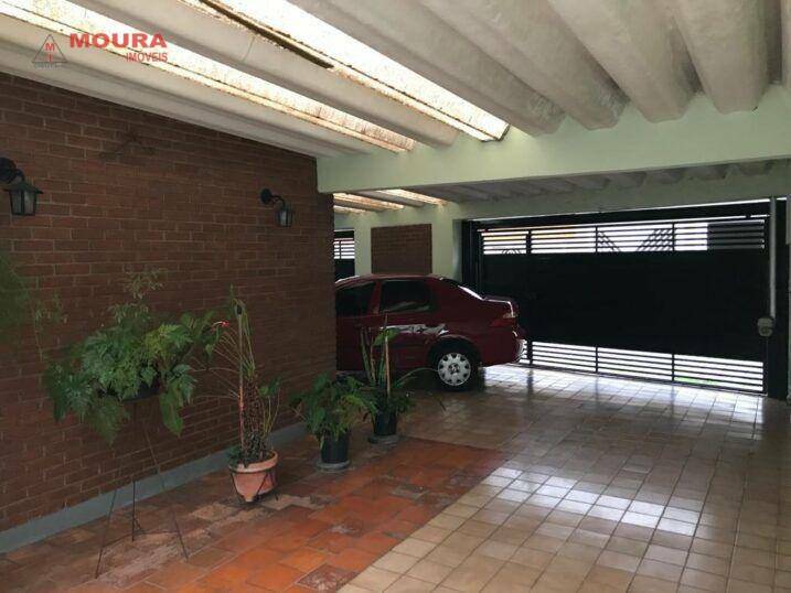 Casa à venda com 4 quartos, 210m² - Foto 3