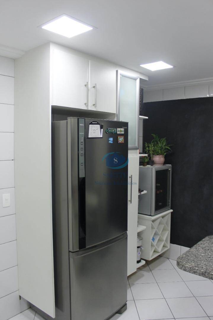 Apartamento à venda com 3 quartos, 125m² - Foto 22