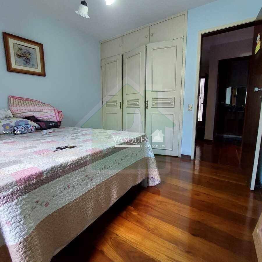 Casa à venda com 3 quartos, 316m² - Foto 13