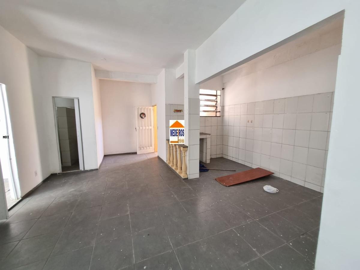 Casa para alugar com 2 quartos, 70m² - Foto 13