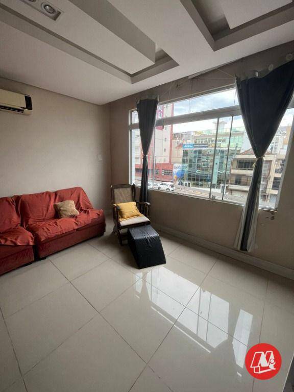 Apartamento à venda com 3 quartos, 123m² - Foto 2