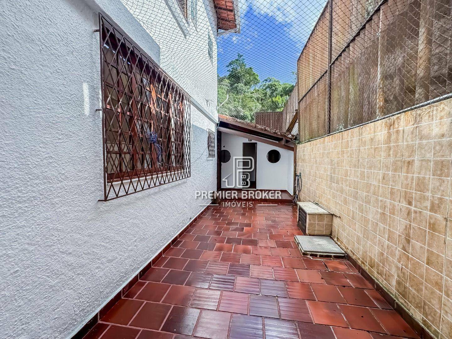 Casa de Condomínio à venda com 4 quartos, 250m² - Foto 19
