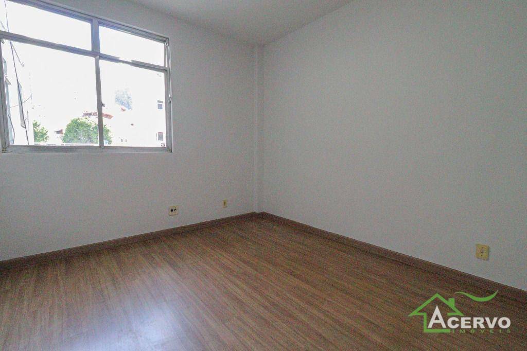 Apartamento à venda com 3 quartos, 100m² - Foto 7