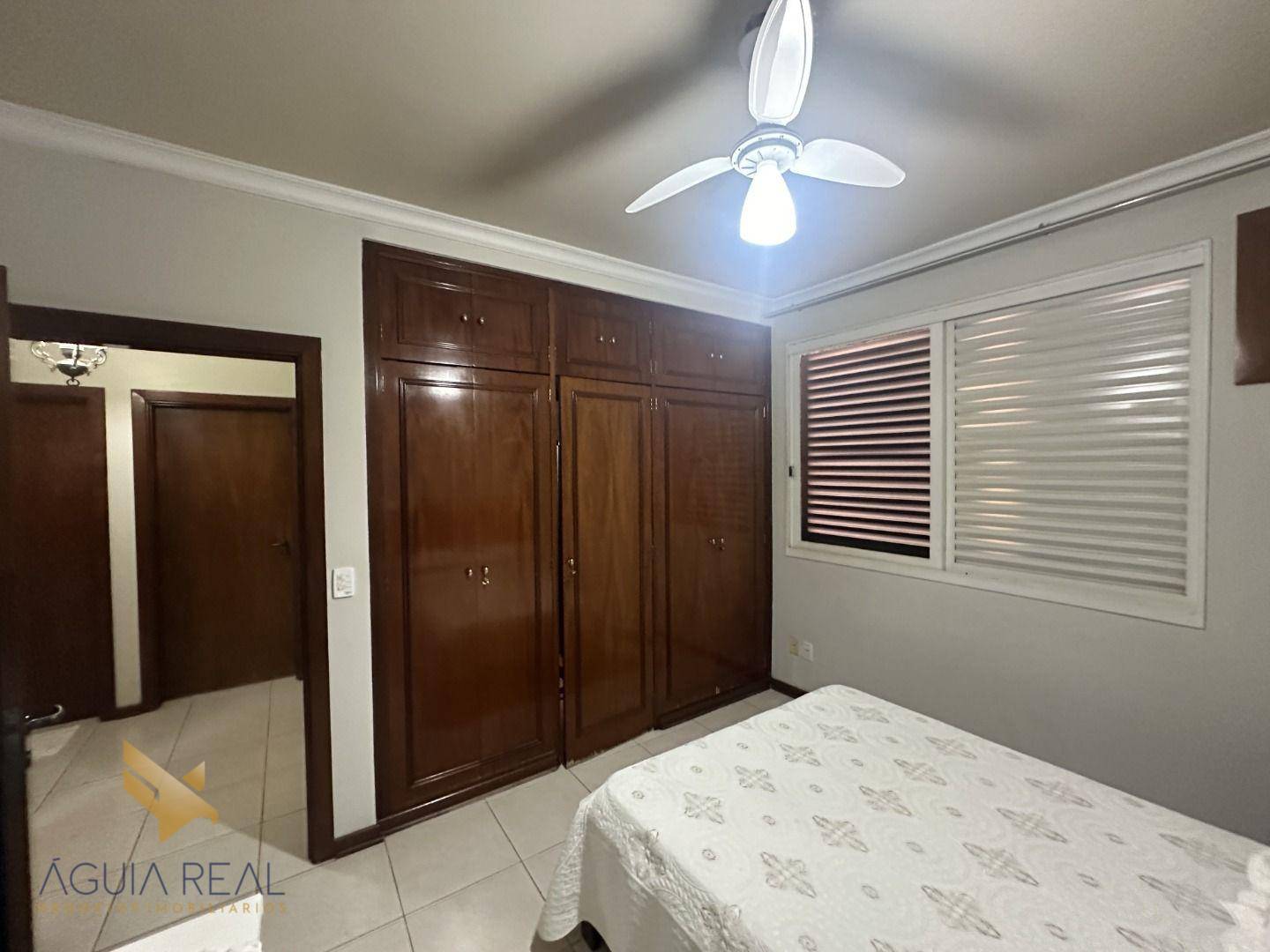 Casa à venda e aluguel com 4 quartos, 361m² - Foto 21